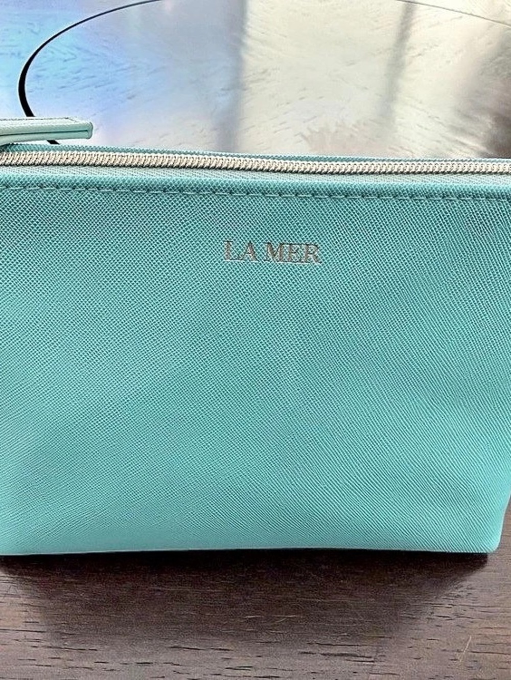 La Mer Cosmetics Pouch and Skincare Mini Set Green